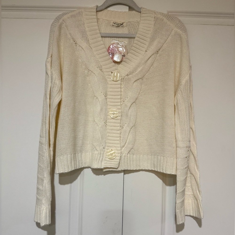 NWT Full Circle Trends Cream Cable-Knit Button Cardigan Sweater